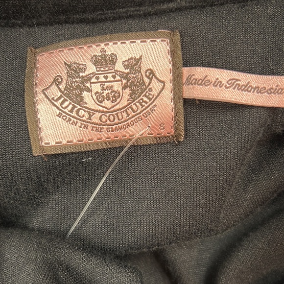 Juicy couture velvet zipper two pockets vest. - Picture 7 of 7